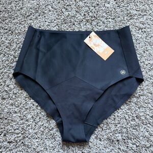 Honeylove Shine Tech Brief Size Med NWT